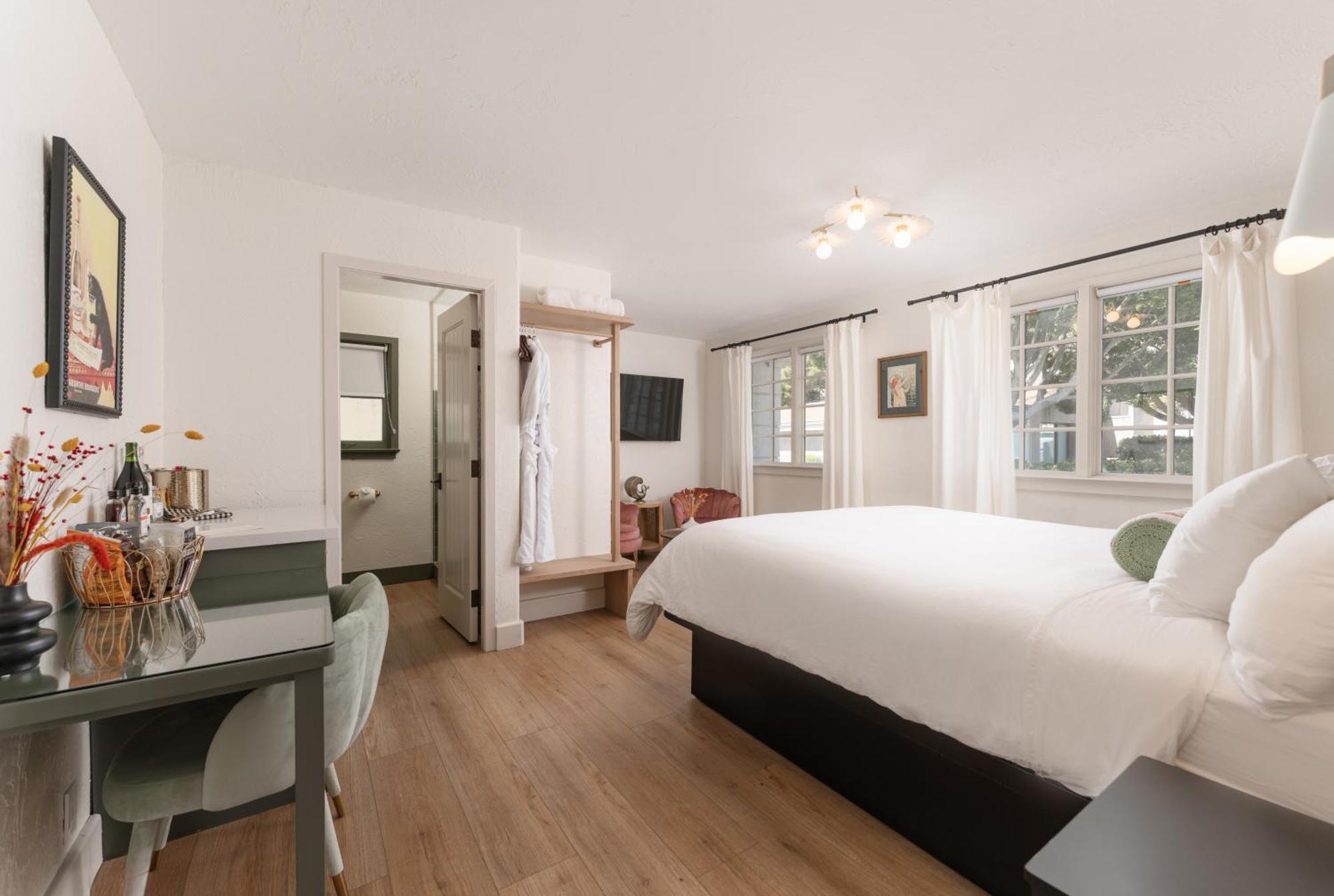 Petit Soleil - Bed, Breakfast And Bar Bed & Breakfast San Luis Obispo Exterior photo