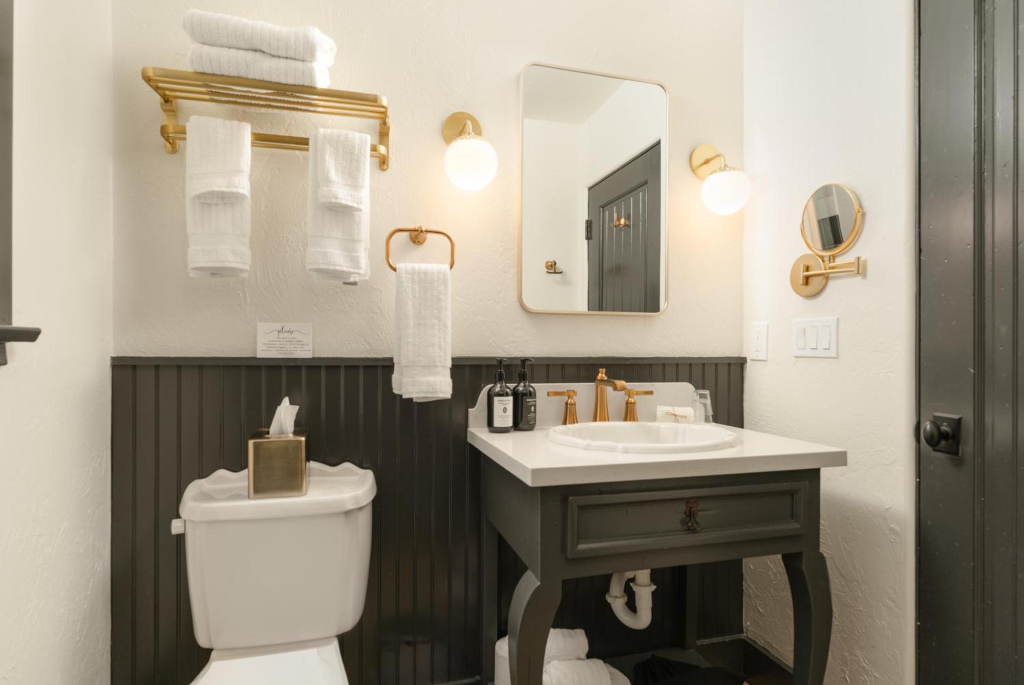Petit Soleil - Bed, Breakfast And Bar Bed & Breakfast San Luis Obispo Exterior photo