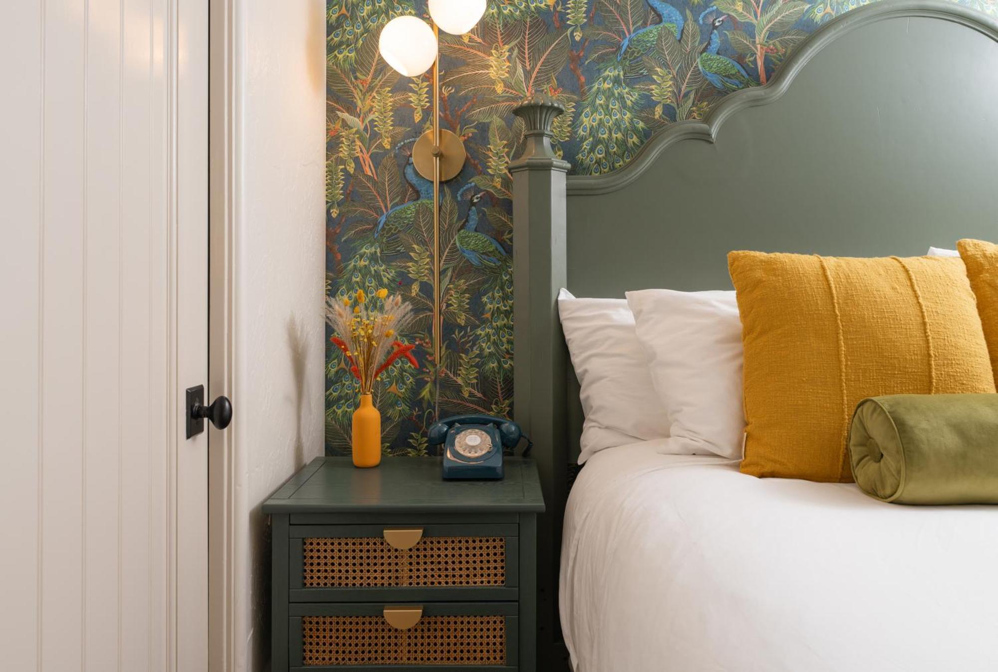 Petit Soleil - Bed, Breakfast And Bar Bed & Breakfast San Luis Obispo Exterior photo