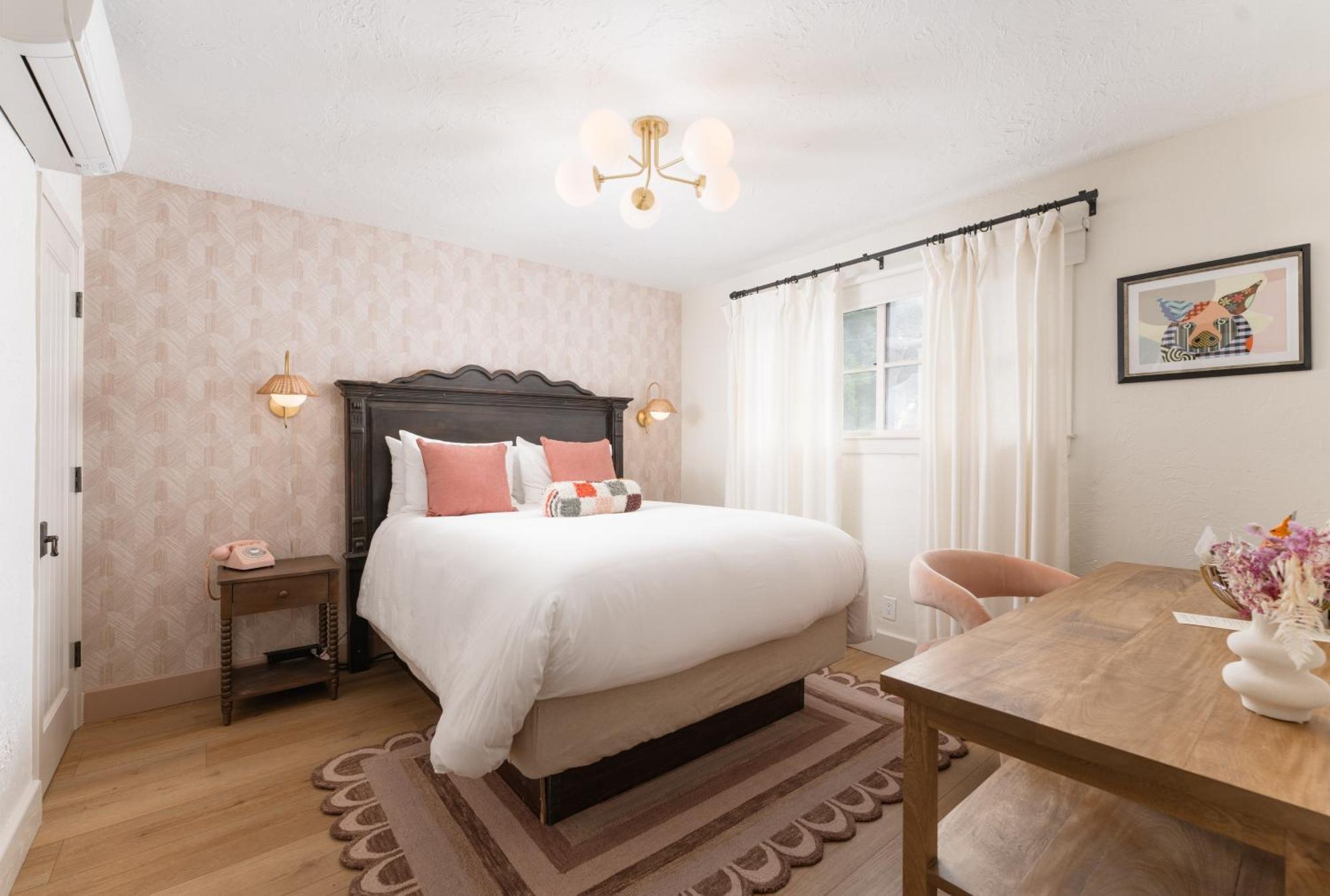 Petit Soleil - Bed, Breakfast And Bar Bed & Breakfast San Luis Obispo Exterior photo