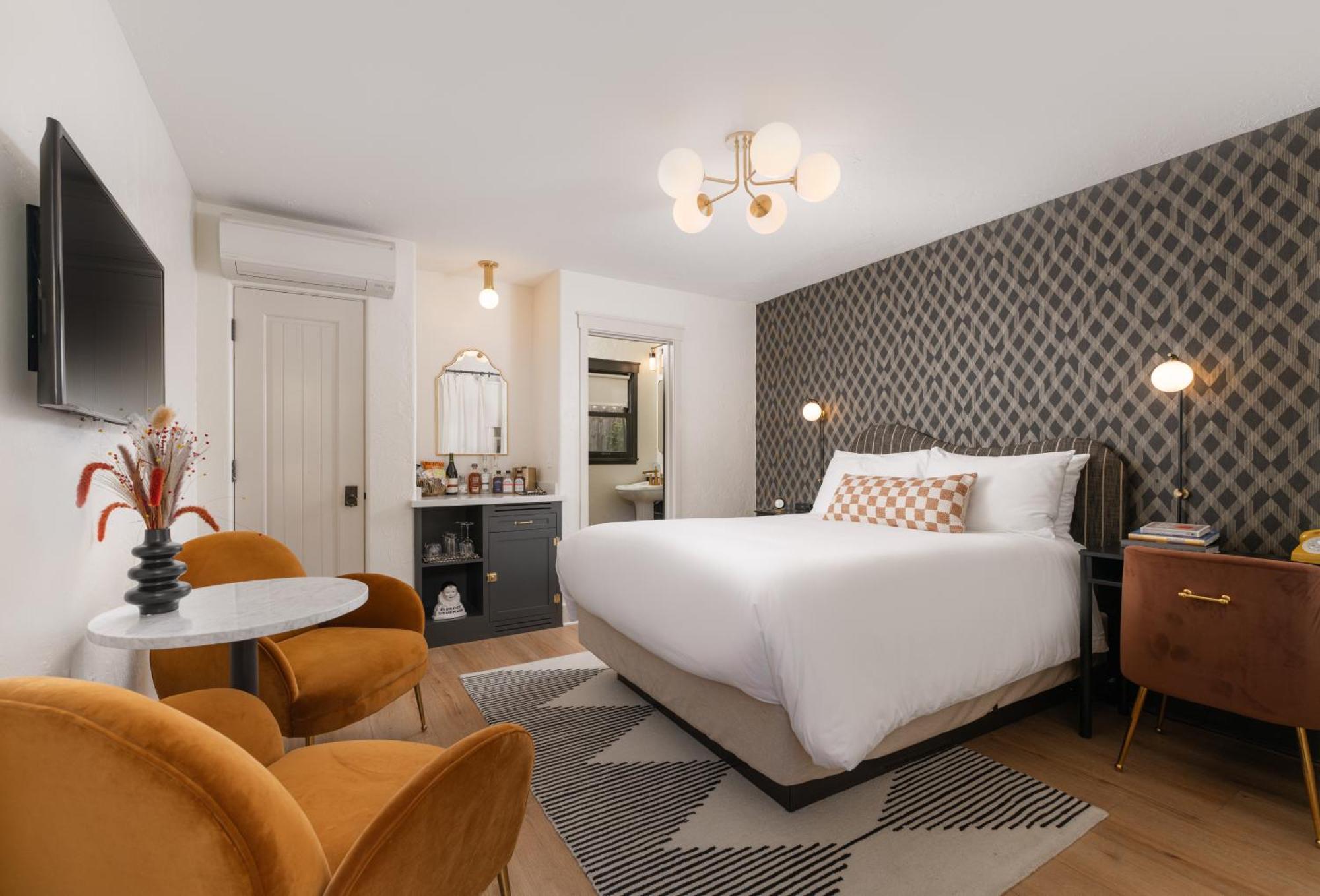 Petit Soleil - Bed, Breakfast And Bar Bed & Breakfast San Luis Obispo Exterior photo